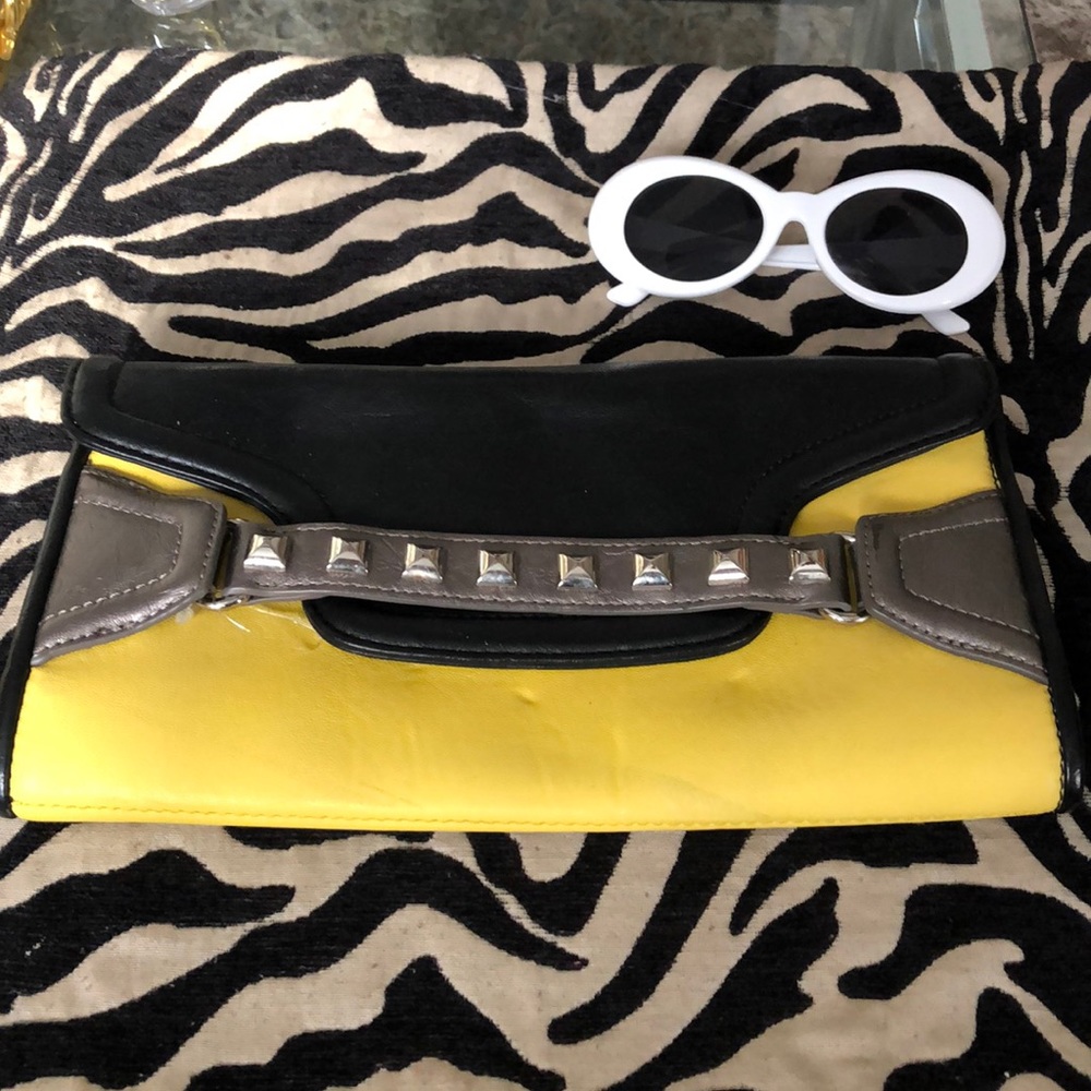 Express Clutch
